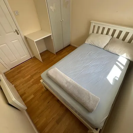 Roseville Courts Apartment